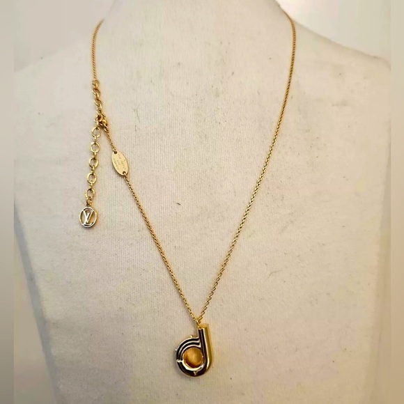 Louis Vuitton Jewelry - LOUIS VUITTON LV&ME GOLD NECKLACE